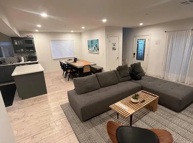 Stay In West La