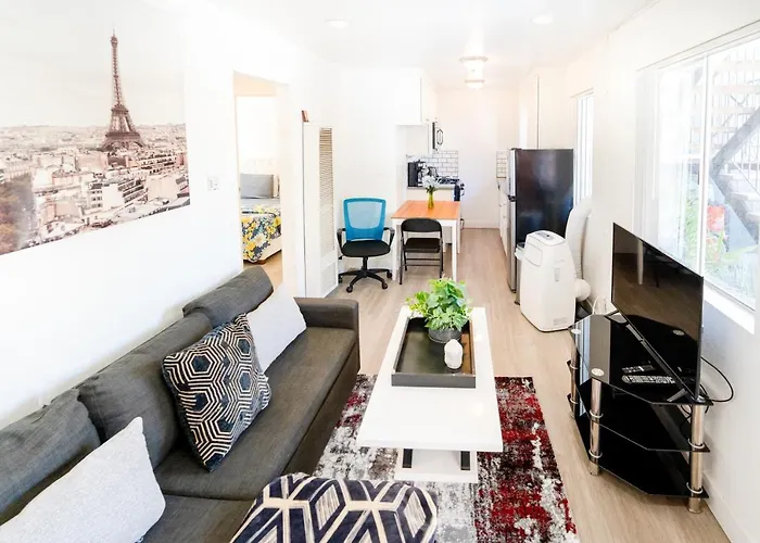 Hollywood/Koreatown 2 Bedroom With Parking