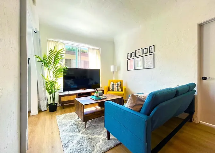 Heart Of Hollywood Apartment - 2Bed 2Bath