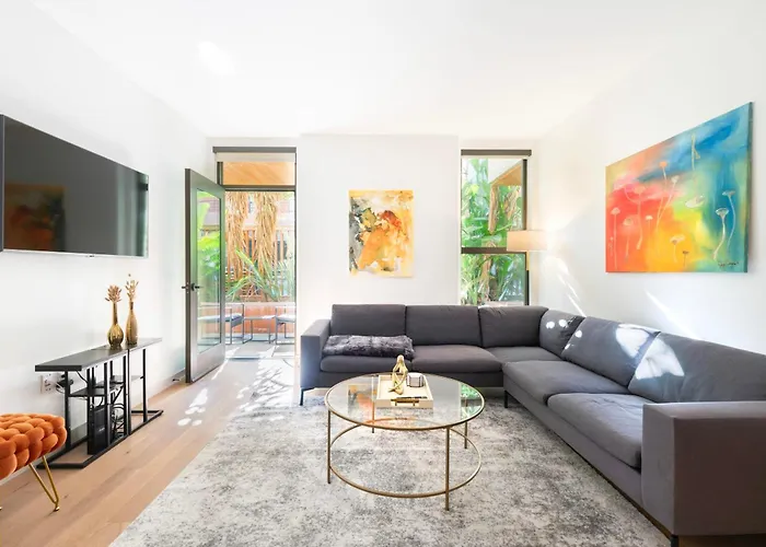 Hollywood 2 Bed Luxury Condo