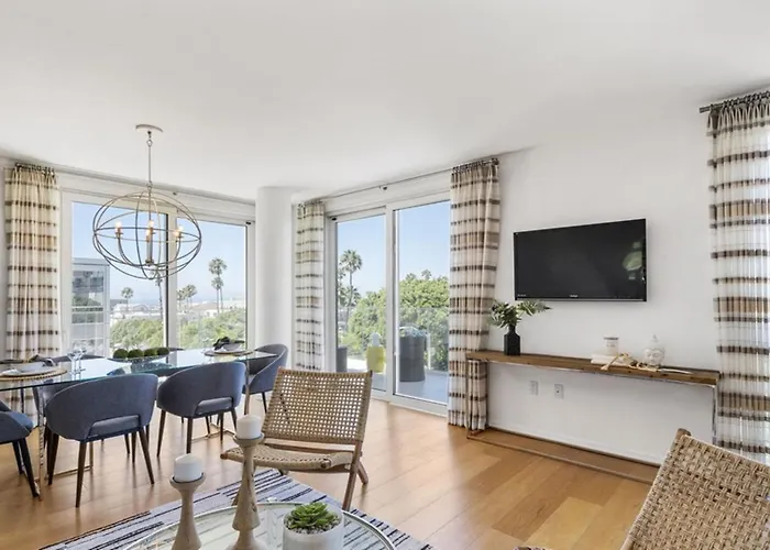 Two Bedrooms Floor To Ceiling Wrap-Around Windows