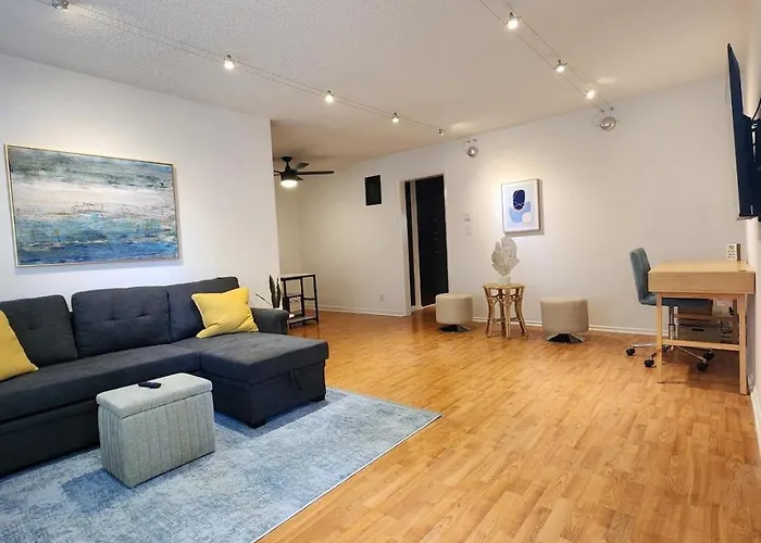 Spacious 1 Bedroom 1 Bath Condo With Parking