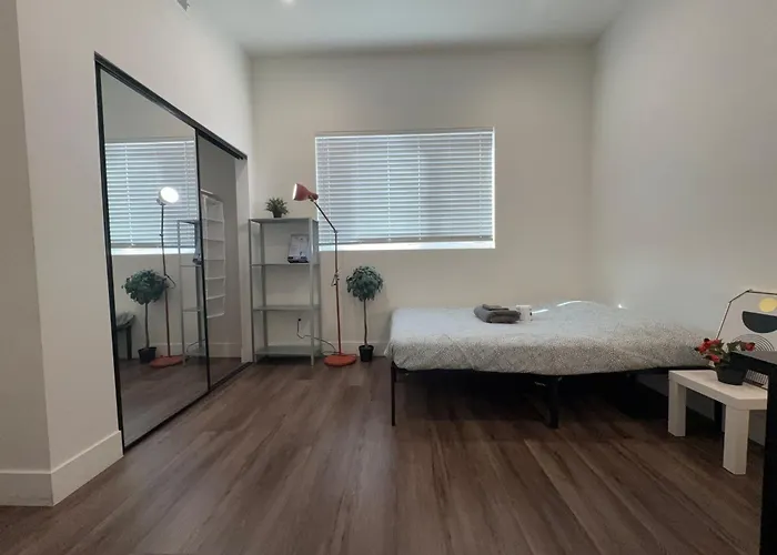 The Blue Hostel - Private Room With Private Bath - Usc - Dtla - Bmo Stadium - La Olympic - Staples Center