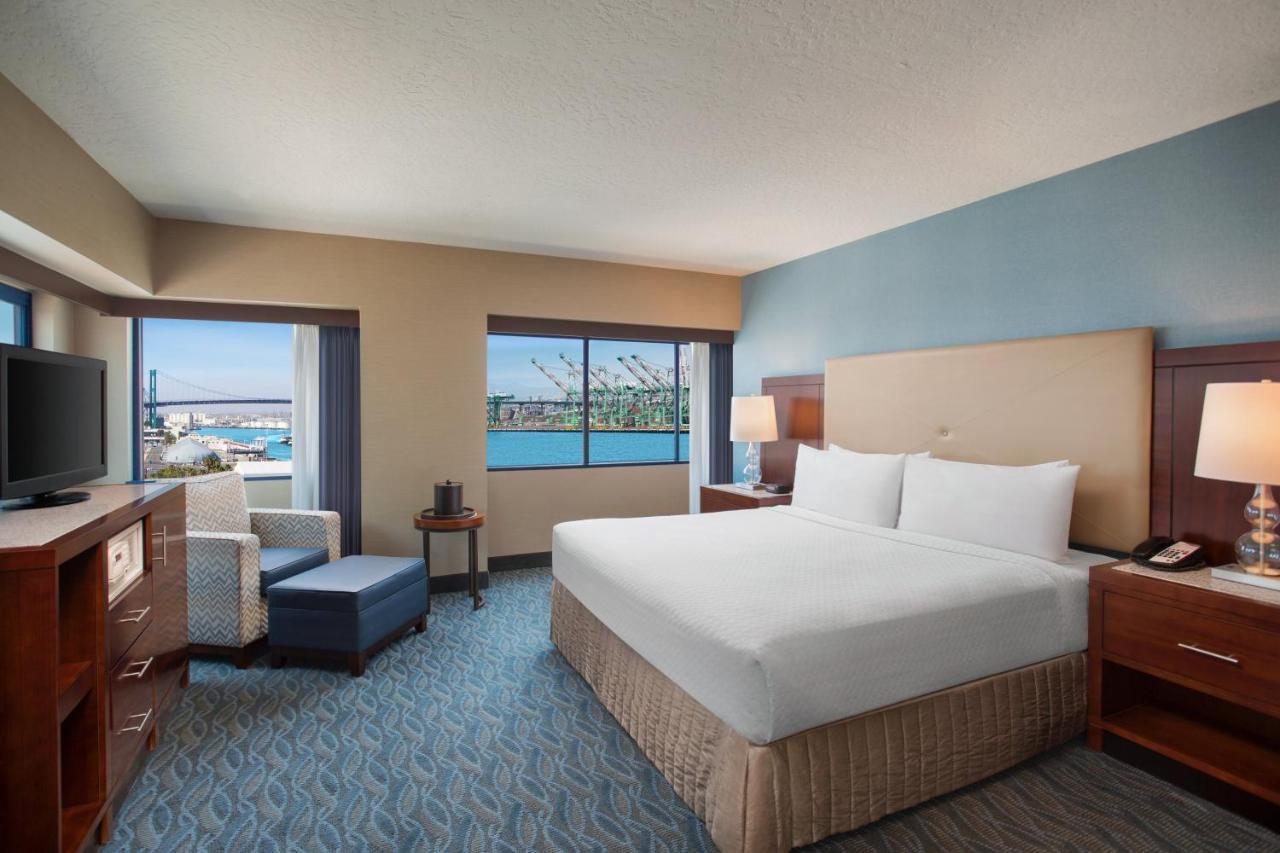 Hotel Crowne Plaza Angeles Harbor By Ihg 4*