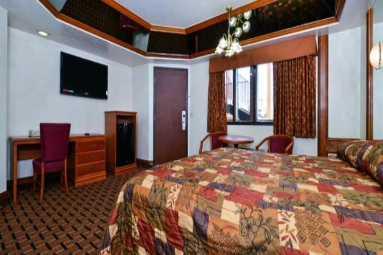 Americas Best Value & Downtown Sw Motel *