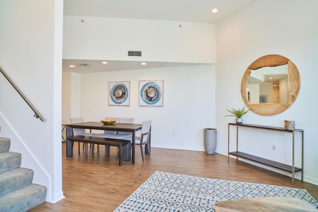 Peaceful Penthouse Panoramic Water Views Apartment