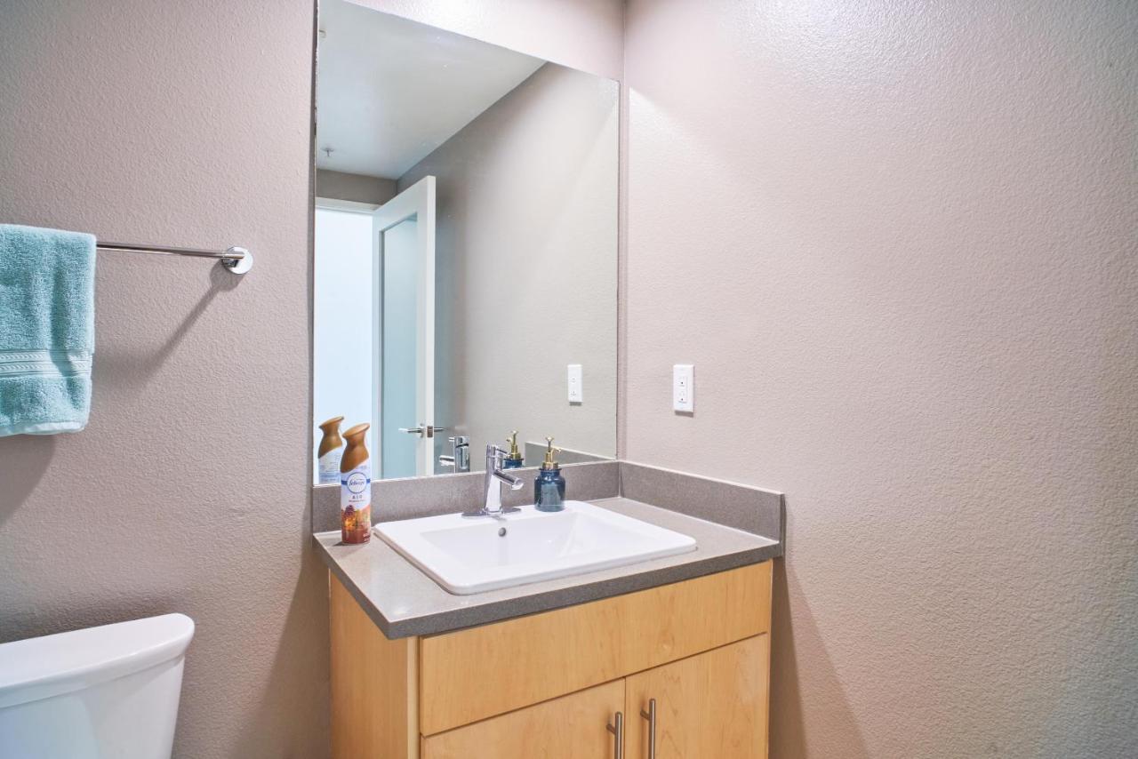 Apartment Peaceful Penthouse Panoramic Water Views *