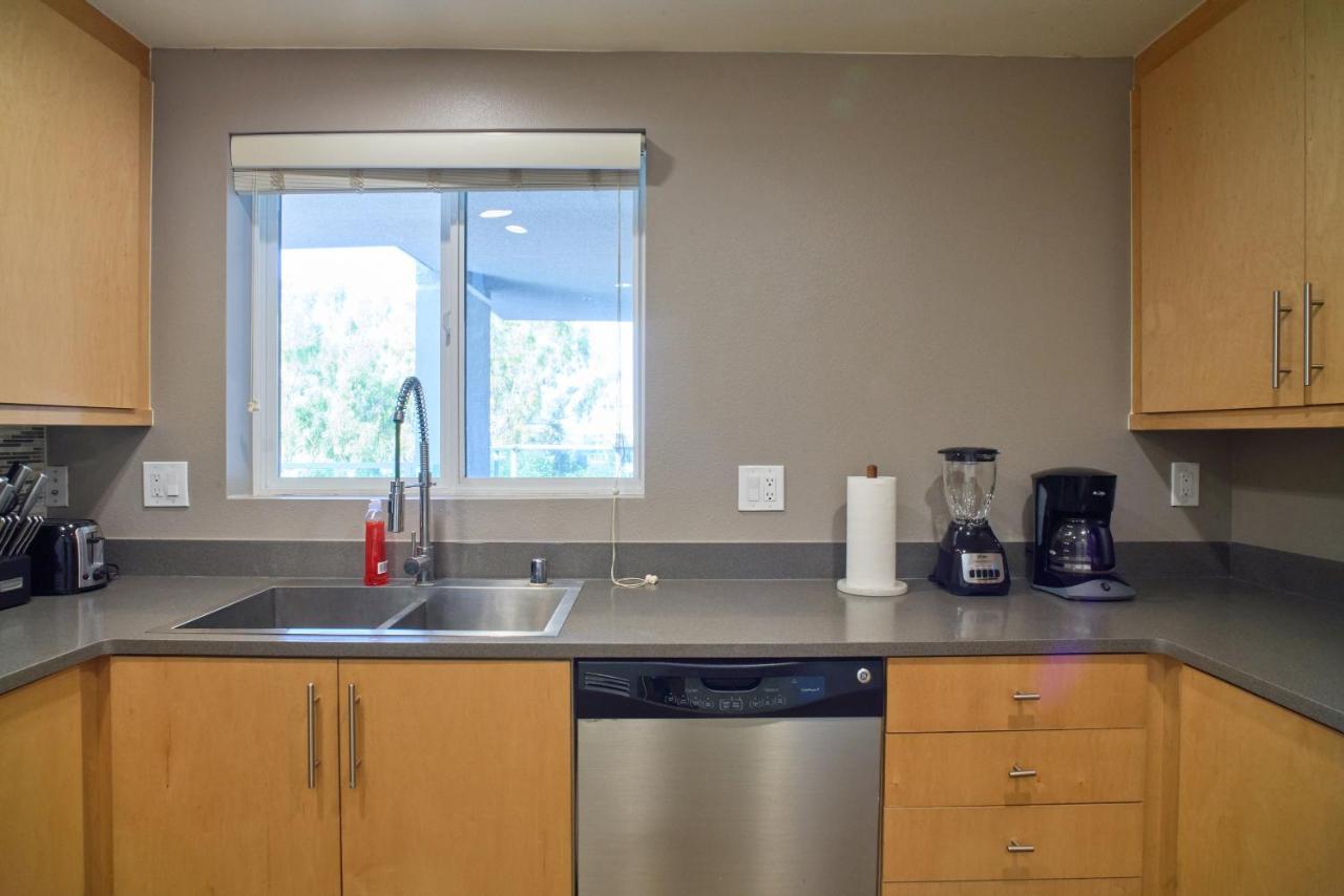 Peaceful Penthouse Panoramic Water Views *