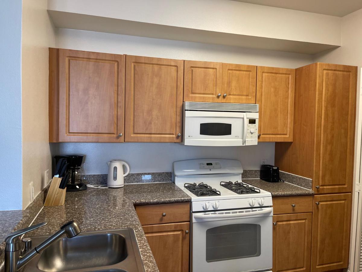 Sleep 6 Near Marina, Cedar Sinai, Venice 5min, Lax 10min