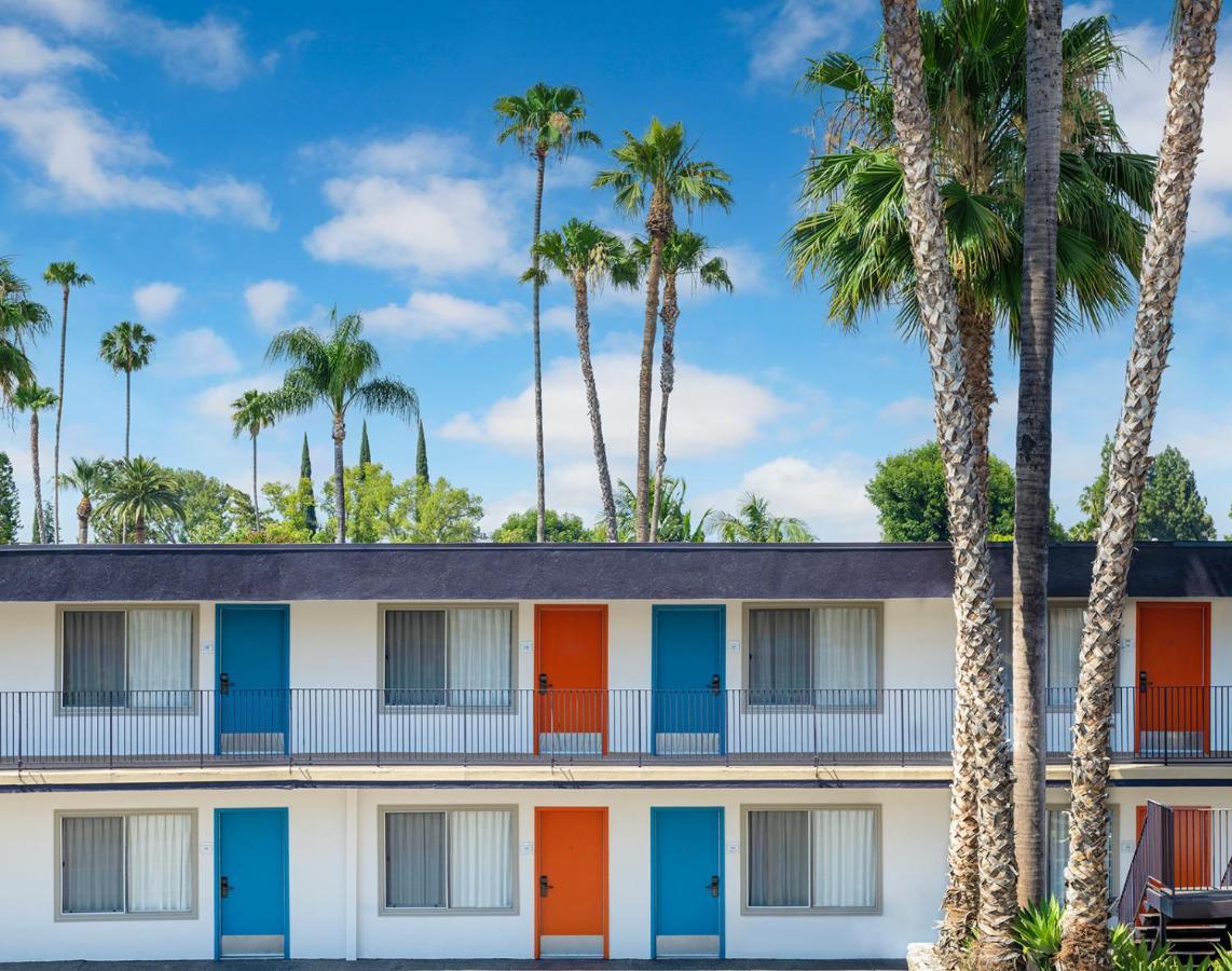 The Sojourn Angeles - Sherman Oaks Motel