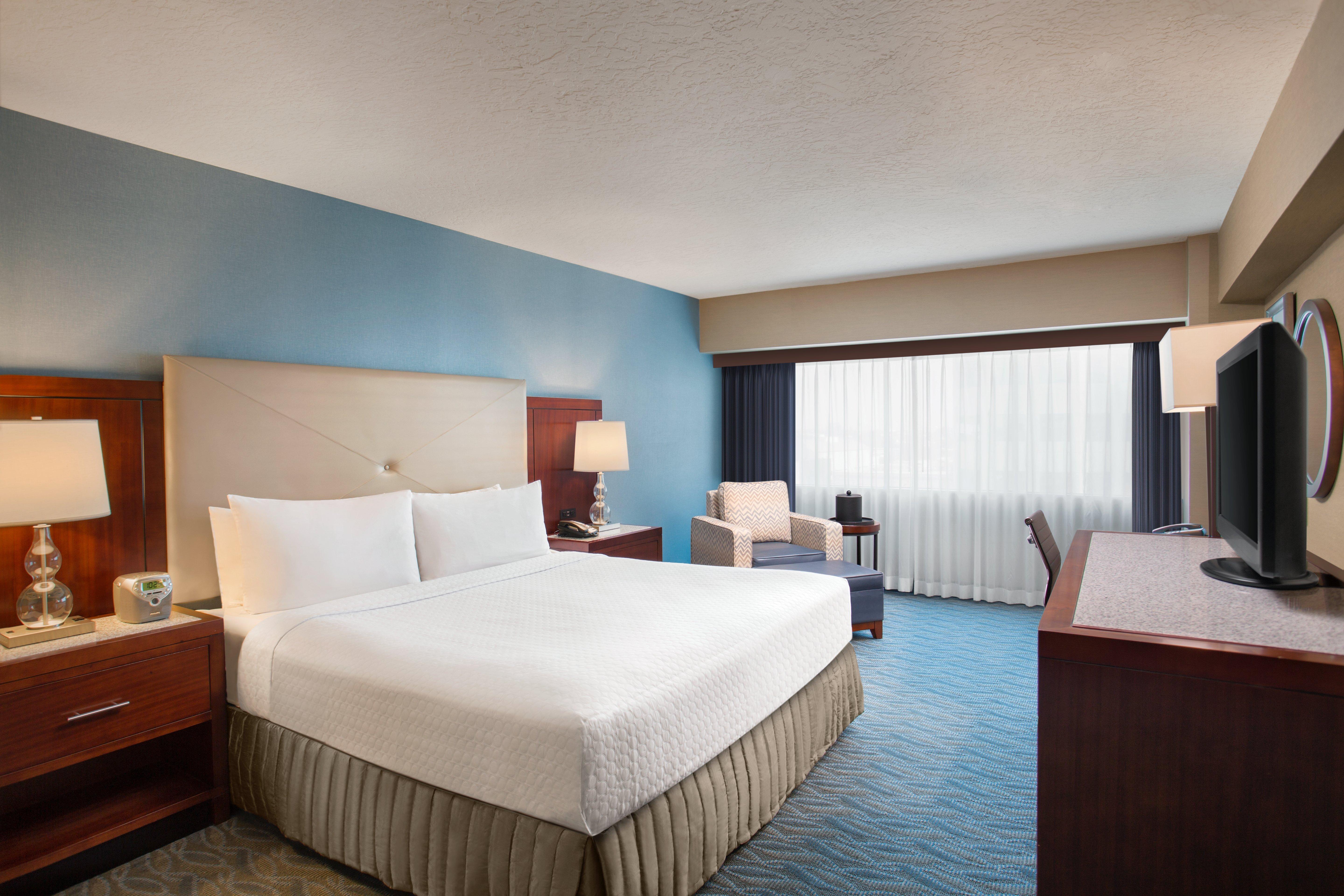 Crowne Plaza Angeles Harbor By Ihg Hotel 4*
