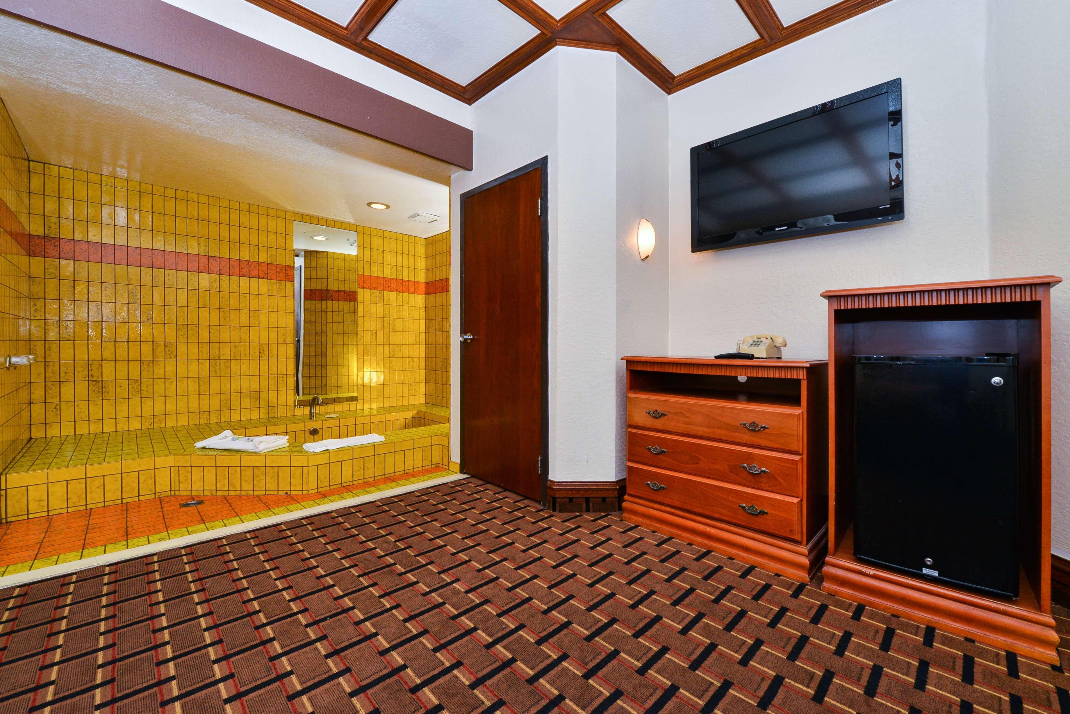 Americas Best Value & Downtown Sw Motel