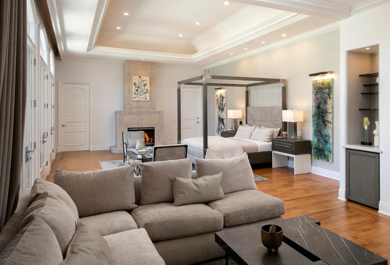 Sophisticated Grand Mansion In Prime Beverly Hills Villa