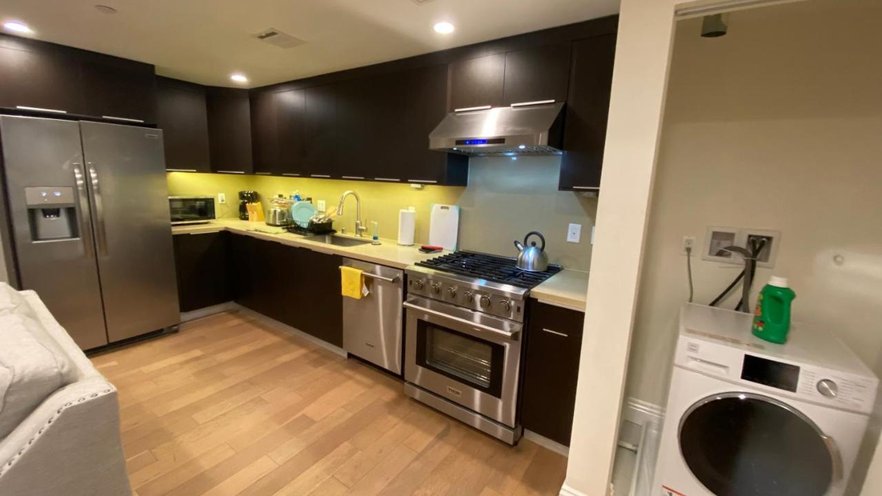 Gorgeous With Parking In Ktown La Apartamento *