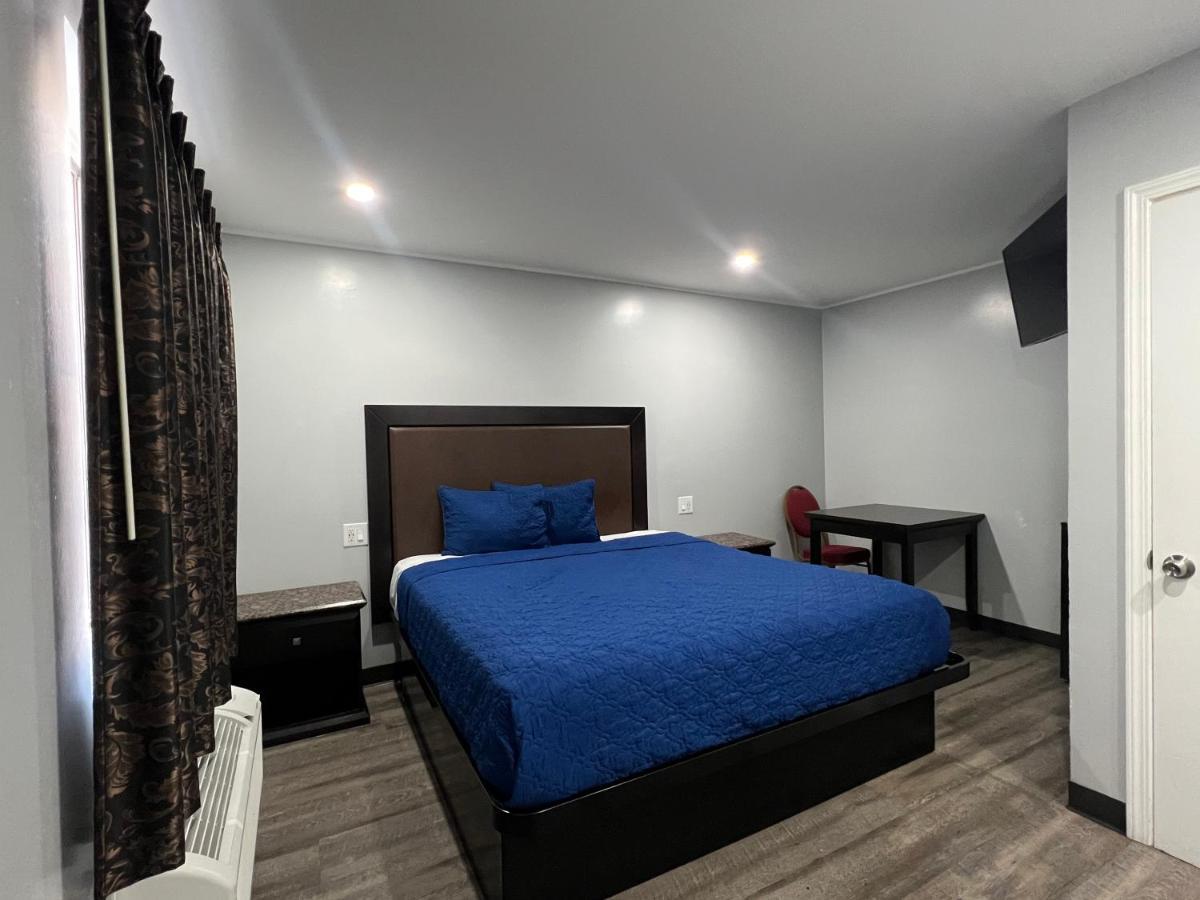 Pine Tree Motel 2*