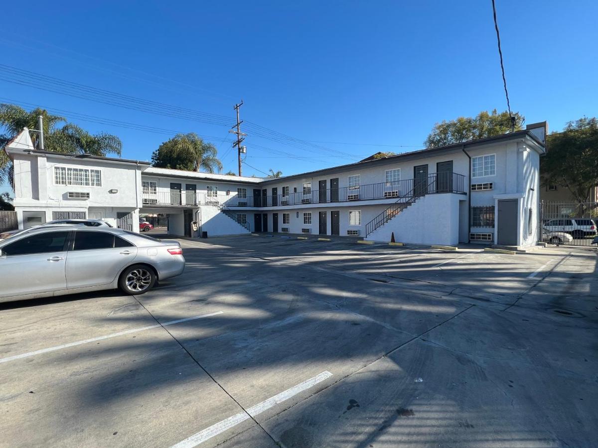 Motel Pine Tree