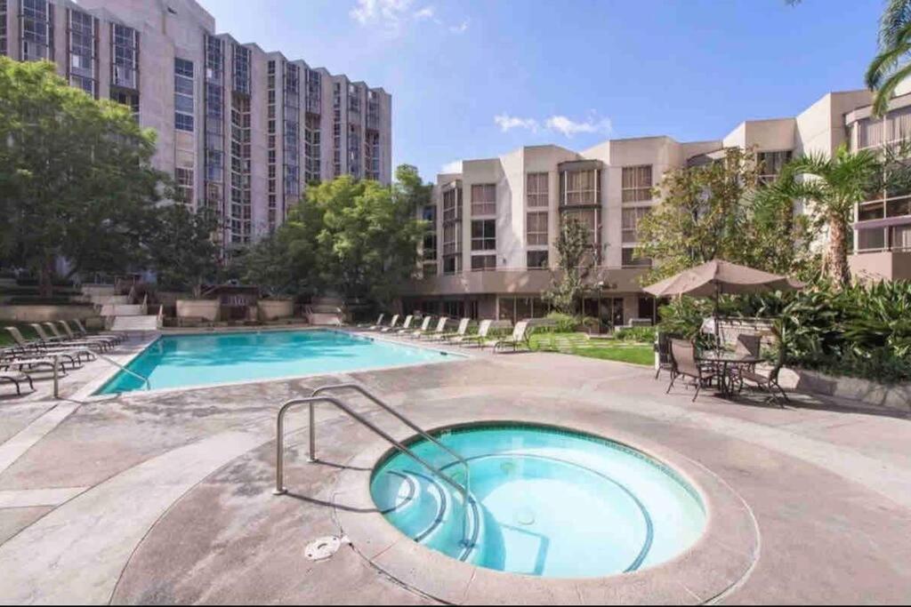 Downtown La ! 2 Bedrooms Modern Unit In Tower Apartment Los Angeles