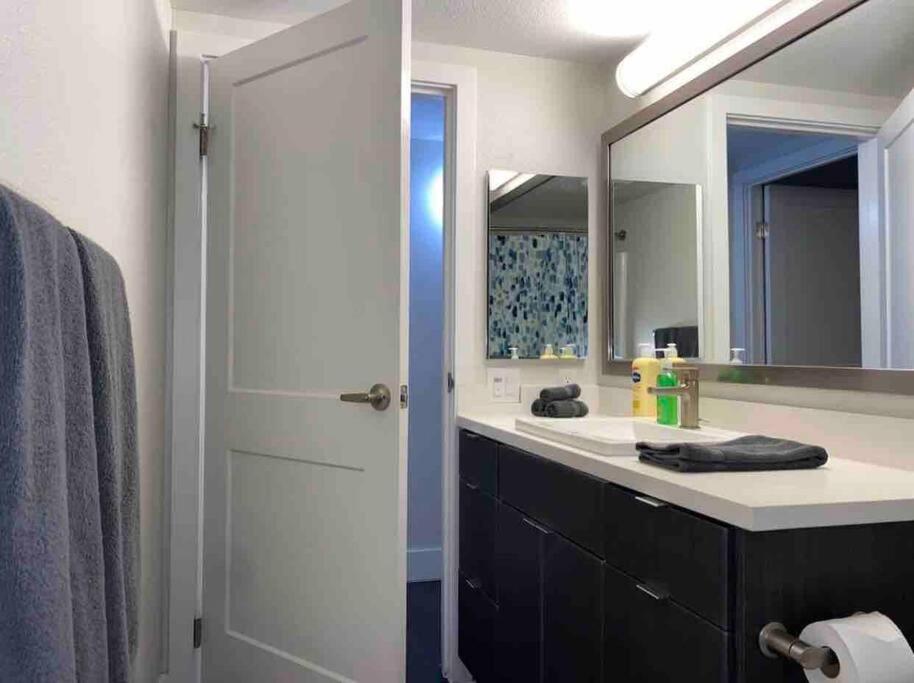 Downtown La ! 2 Bedrooms Modern Unit In Tower Apartment