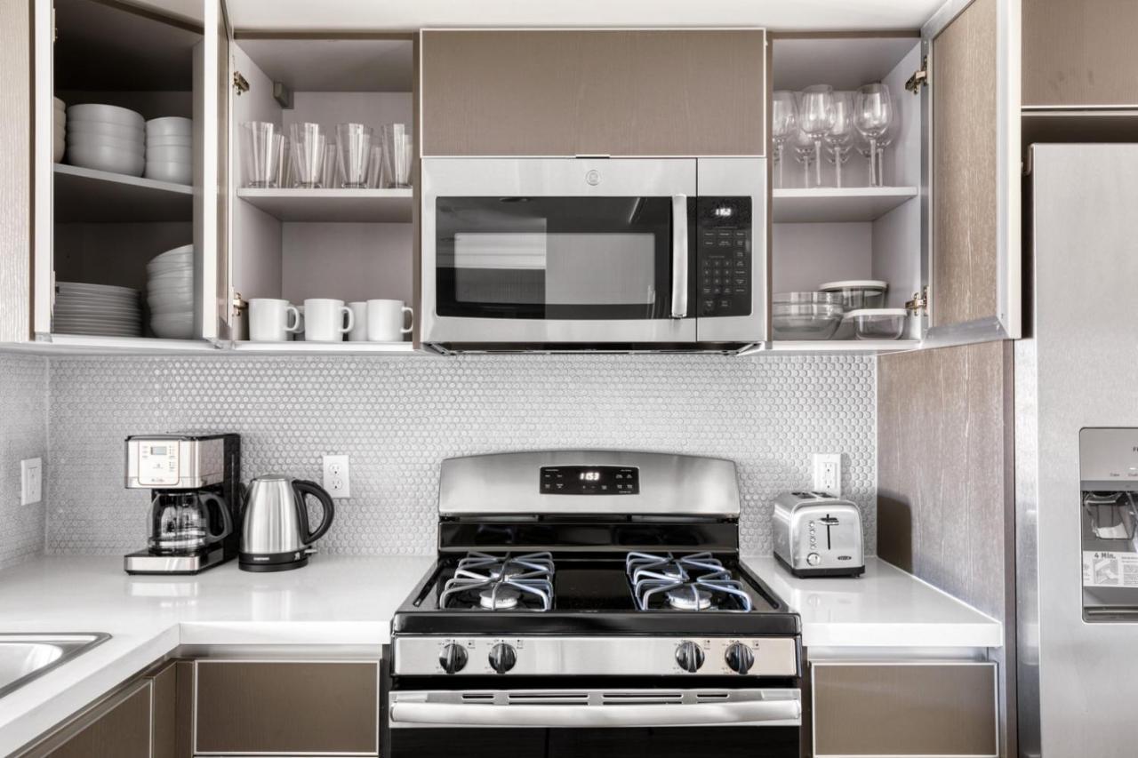 Brentwood 2br W Gym Rooftop Wd Nr Wf Shops Lax-620 *