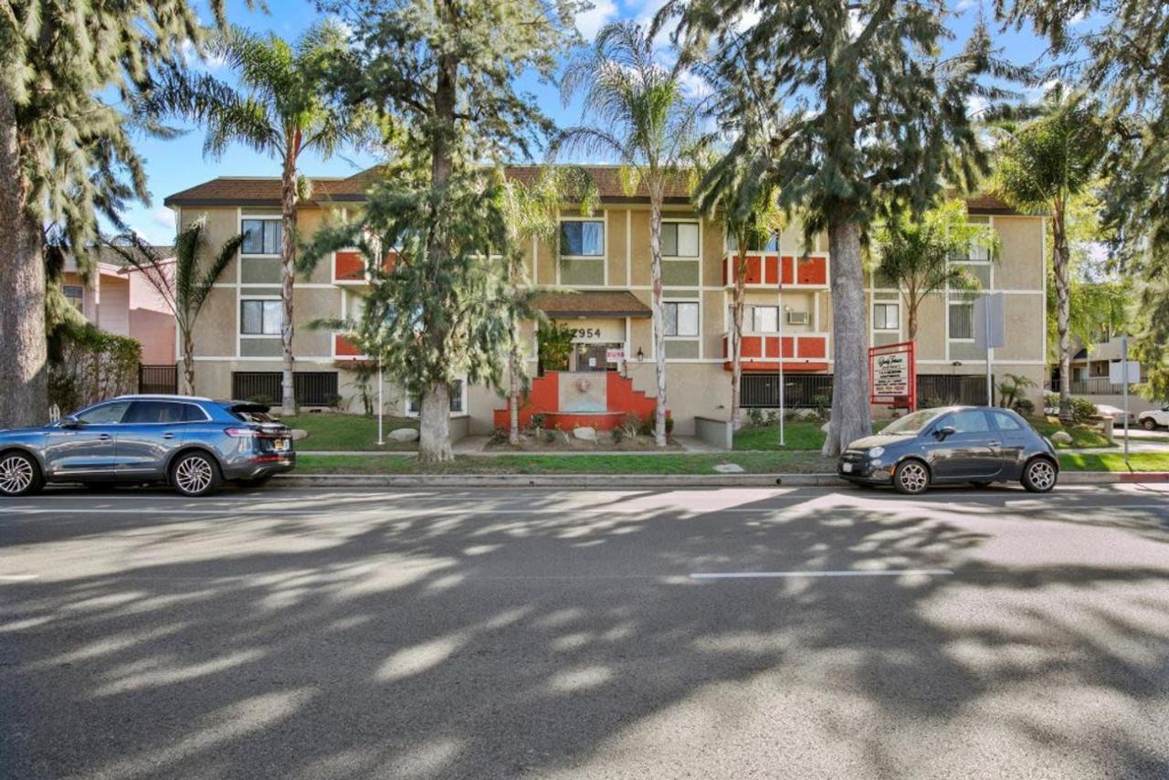 Apartment Sherman Oaks 2br W Gym Courtyard Nr Tj Wf Lax-488 Los Angeles
