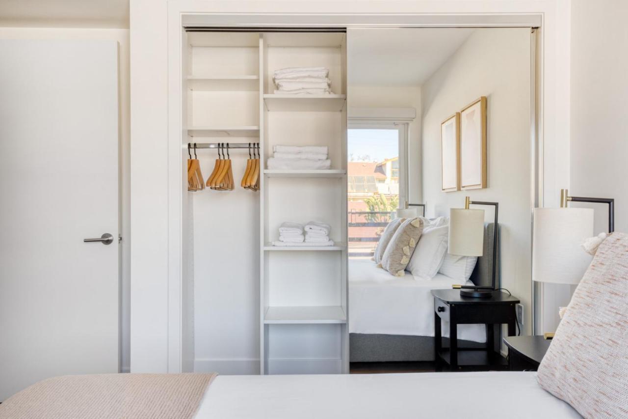 Apartment Brentwood 2br W Gym Rooftop Wd Nr Wf Shops Lax-620 Los Angeles