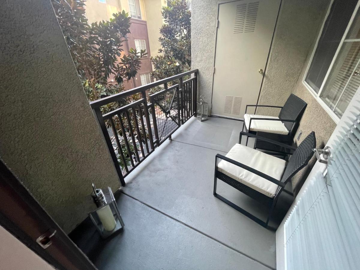Apartment 2 Bedroom In Marina Del Rey Less Than 10 Mins From Venice Beach! Los Angeles