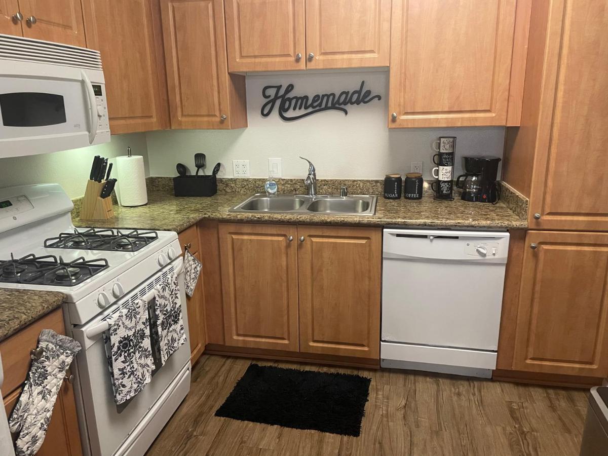2 Bedroom In Marina Del Rey Less Than 10 Mins From Venice Beach! * Los Angeles