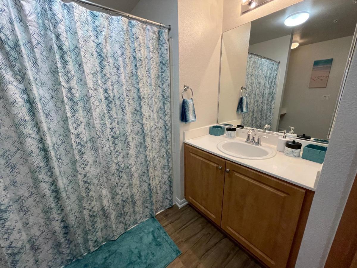 Apartment 2 Bedroom In Marina Del Rey Less Than 10 Mins From Venice Beach! Los Angeles