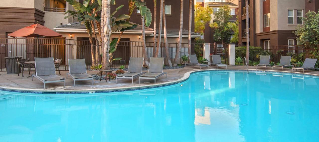2 Bedroom In Marina Del Rey Less Than 10 Mins From Venice Beach! Apartment *