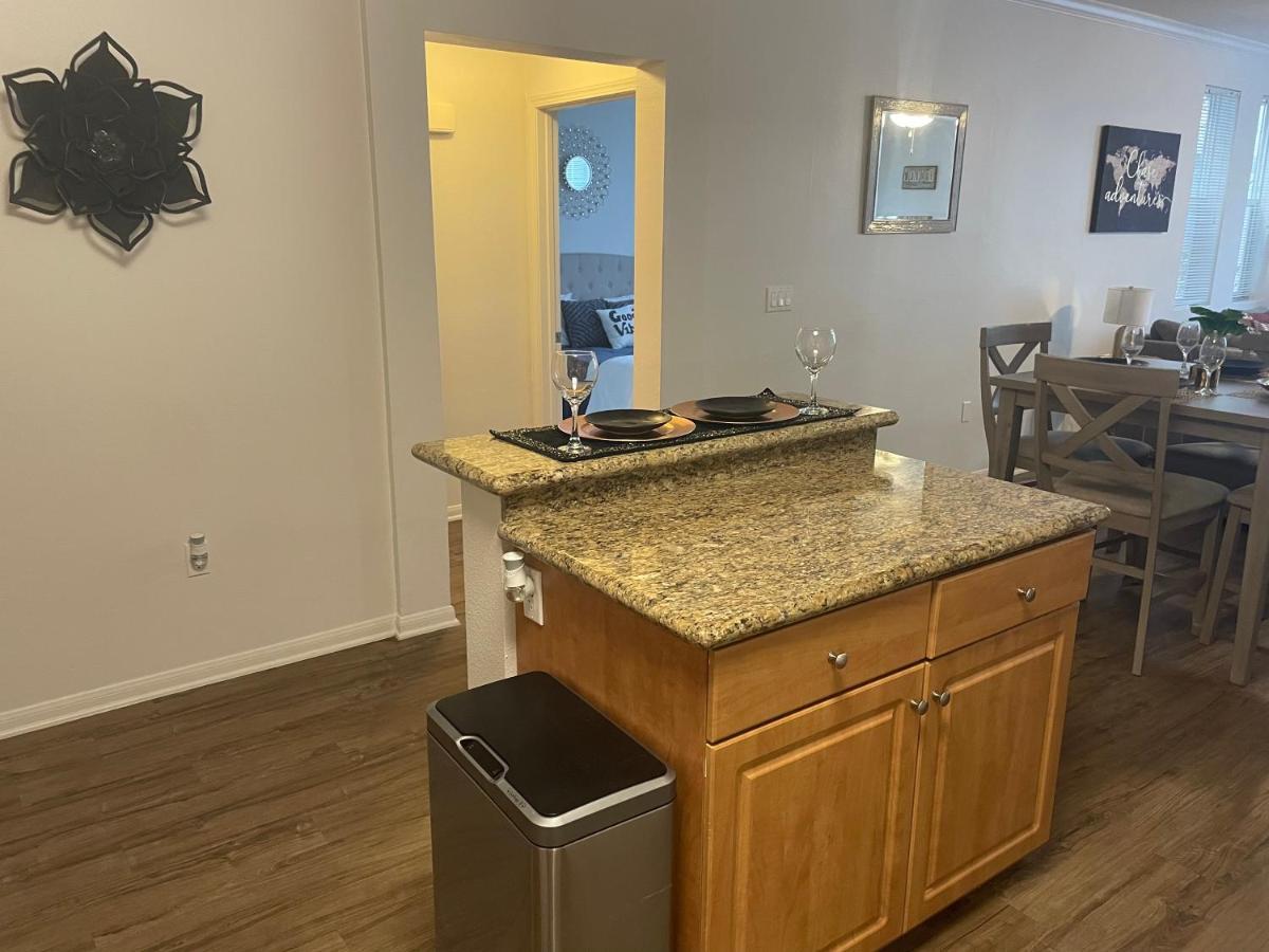 2 Bedroom In Marina Del Rey Less Than 10 Mins From Venice Beach! * Los Angeles