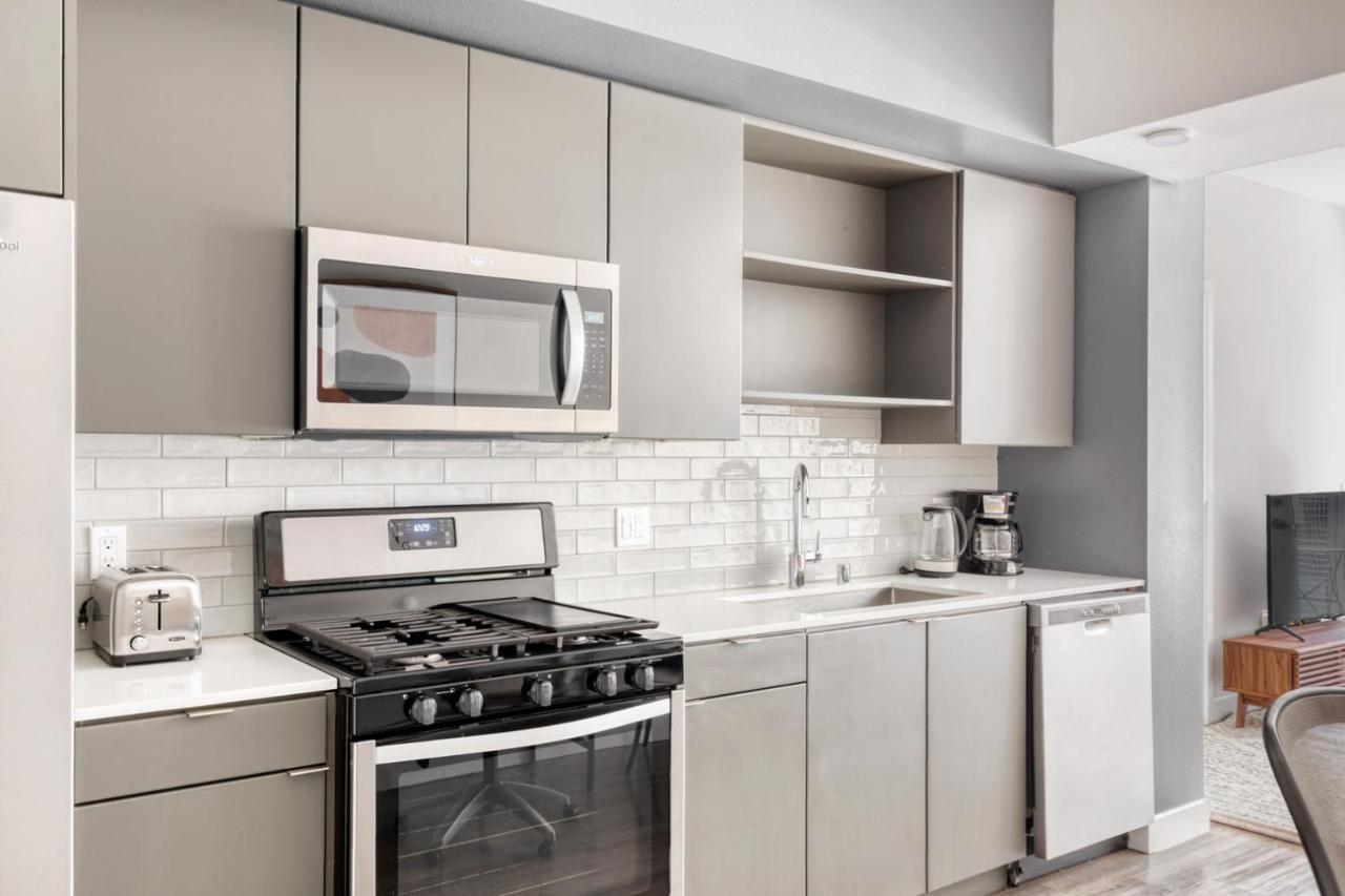 Apartment Melrose 2br W Gym Pool Nr Walk Of Fame Lax-723
