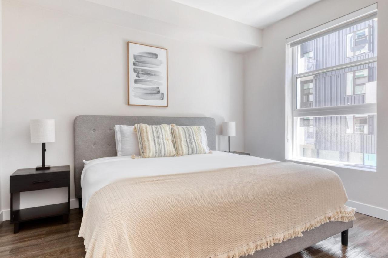 Melrose 2br W Gym Pool Nr Walk Of Fame Lax-723 *