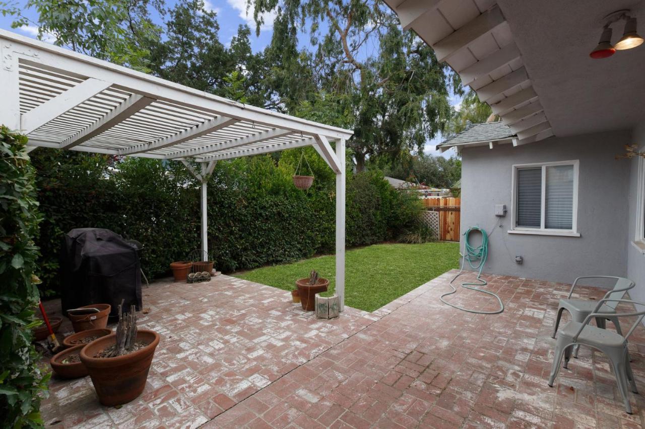 Woodland Hills Zen Modern *