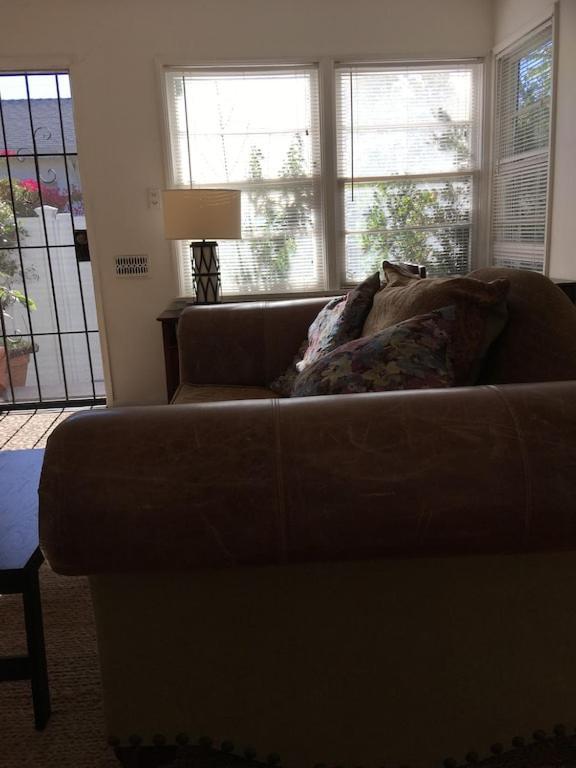Adorable Garden ~ A Lovely Escape With Private Enclosed Gardens Los Angeles