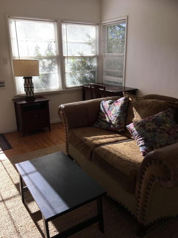 Adorable Garden ~ A Lovely Escape With Private Enclosed Gardens * Los Angeles