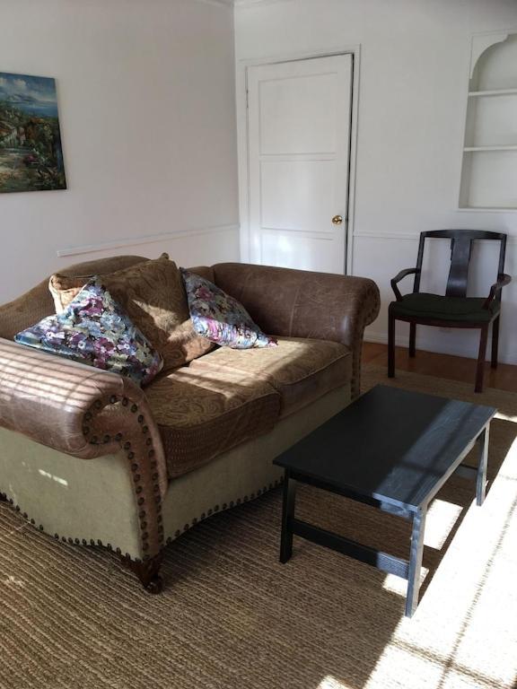 Apartment Adorable Garden ~ A Lovely Escape With Private Enclosed Gardens