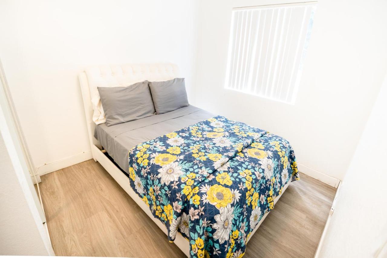 Apartamento Hollywood/koreatown 2 Bedroom With Parking *