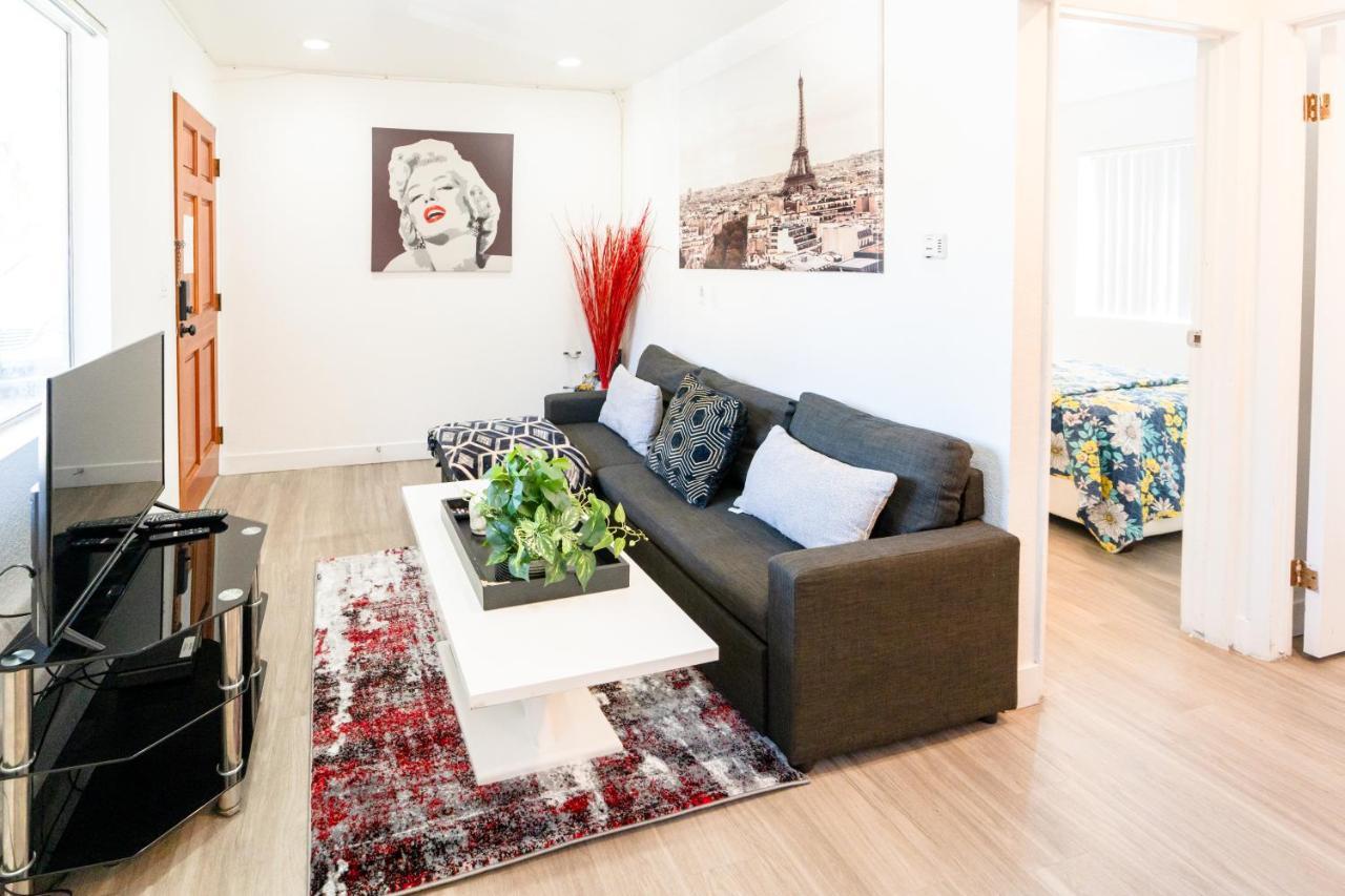 Hollywood/koreatown 2 Bedroom With Parking *