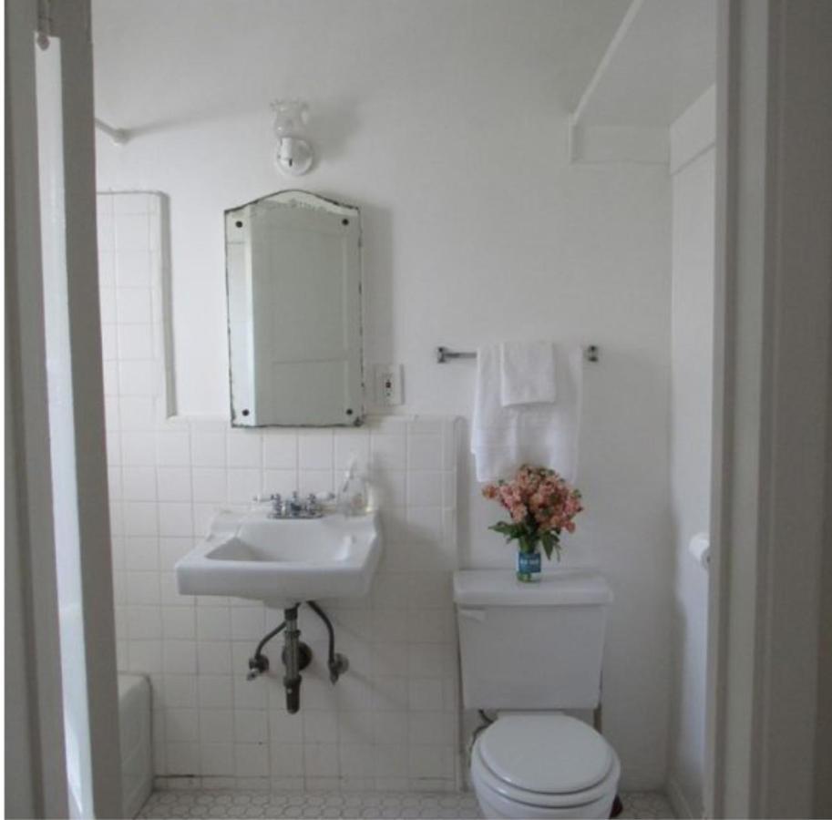 Adorable Garden ~ A Lovely Escape With Private Enclosed Gardens Apartment Los Angeles