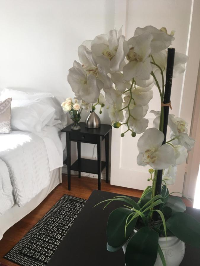 Adorable Garden ~ A Lovely Escape With Private Enclosed Gardens Apartment *