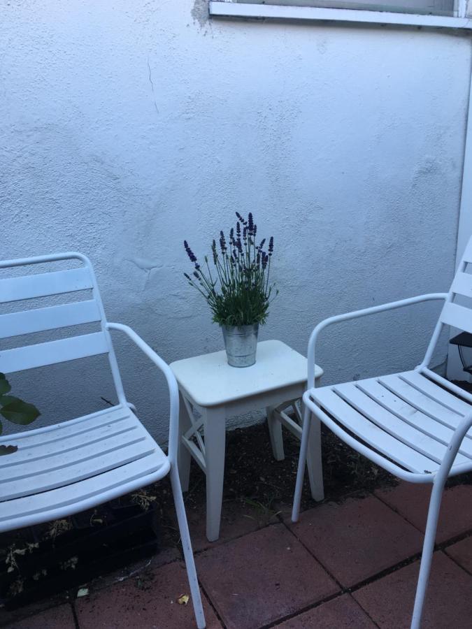 Adorable Garden ~ A Lovely Escape With Private Enclosed Gardens Los Angeles