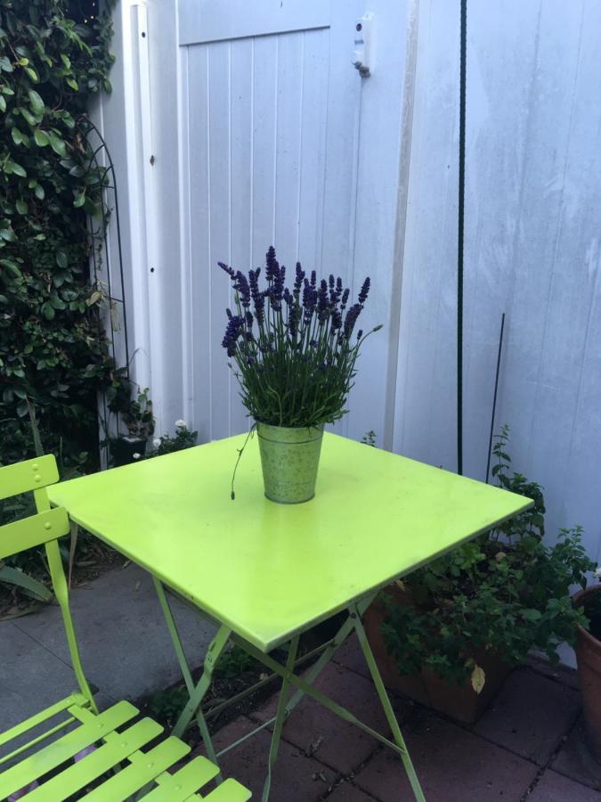 Apartment Adorable Garden ~ A Lovely Escape With Private Enclosed Gardens *