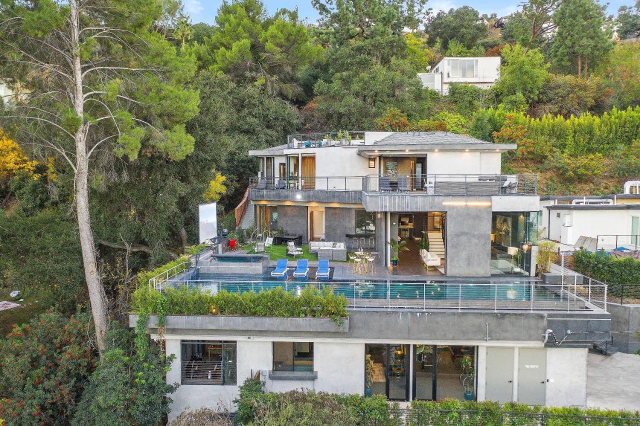 Luxury Hilltop Retreat: Private With Multi-level Rooftop, Infinity Pool, Jacuzzi, Outdoor Kitchen, Outdoor Movie Screen *