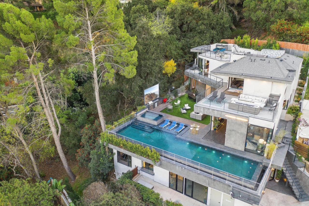 Luxury Hilltop Retreat: Private With Multi-level Rooftop, Infinity Pool, Jacuzzi, Outdoor Kitchen, Outdoor Movie Screen * Los Angeles