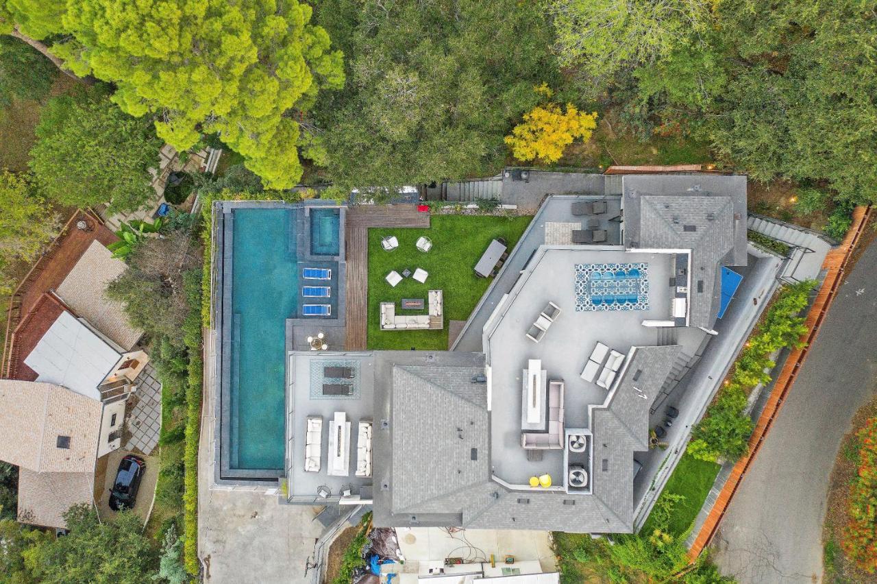 Luxury Hilltop Retreat: Private With Multi-level Rooftop, Infinity Pool, Jacuzzi, Outdoor Kitchen, Outdoor Movie Screen Los Angeles