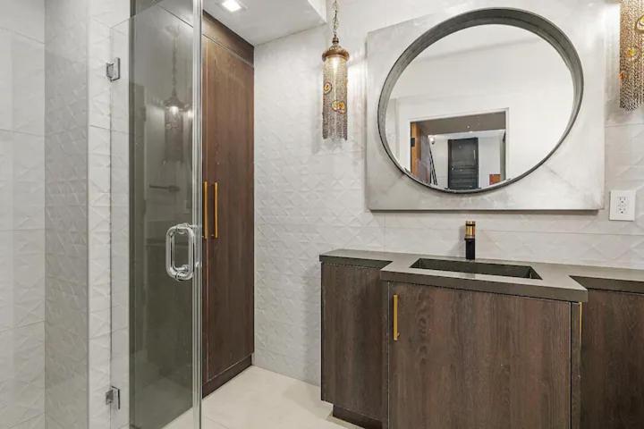 Luxury Hilltop Retreat: Private With Multi-level Rooftop, Infinity Pool, Jacuzzi, Outdoor Kitchen, Outdoor Movie Screen *