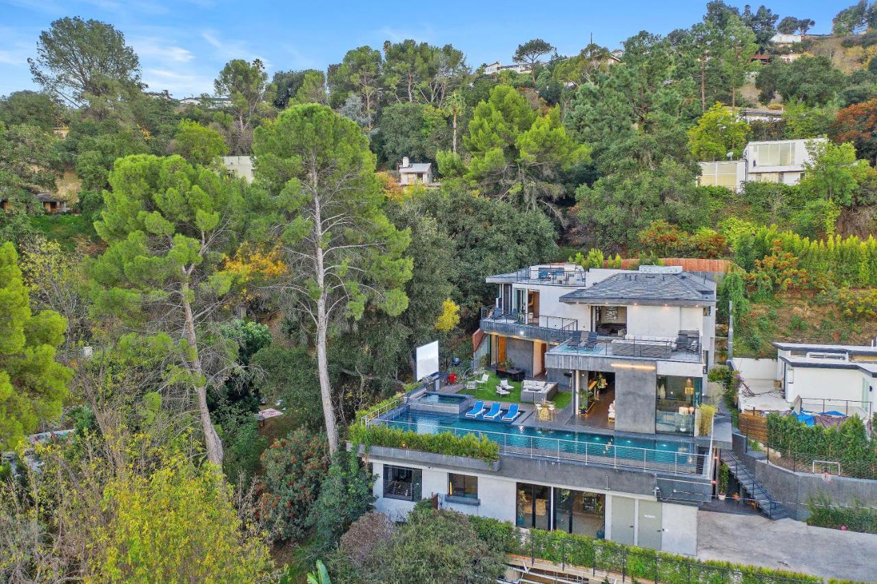 Villa Luxury Hilltop Retreat: Private With Multi-level Rooftop, Infinity Pool, Jacuzzi, Outdoor Kitchen, Outdoor Movie Screen Los Angeles