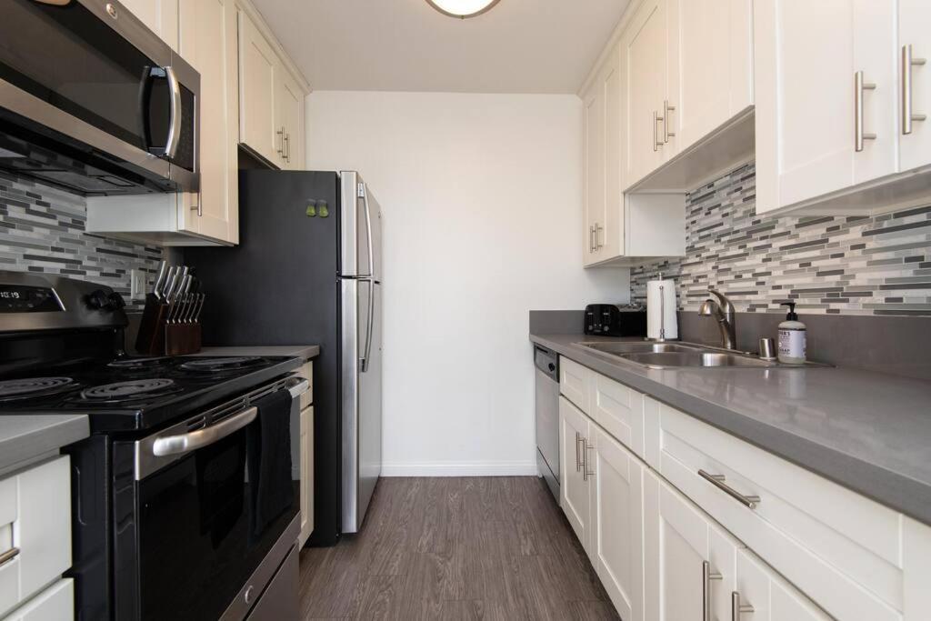 Prime Location 1-bedroom With Pool Apartamento Los Angeles