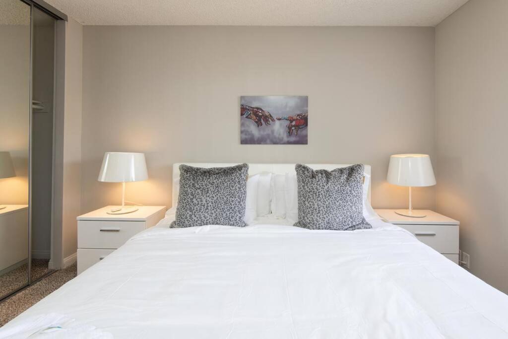 Prime Location 1-bedroom With Pool