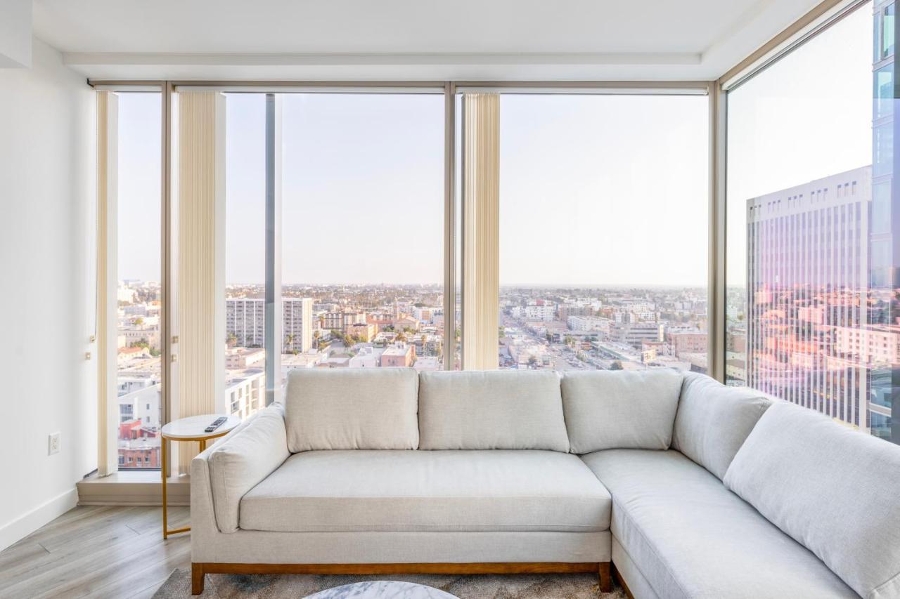 2br Luxury Highrise Hollywood